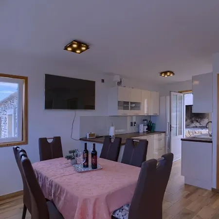 Feriehus Podkalac Zrnovo