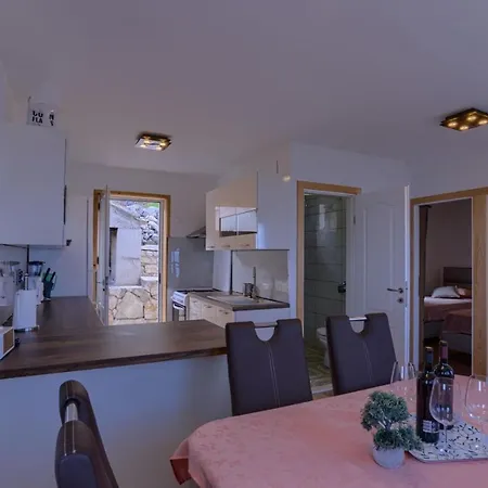 Holiday home Podkalac Zrnovo